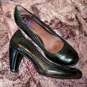 Indigo by Clarks - Black leather high heel shoes size 9